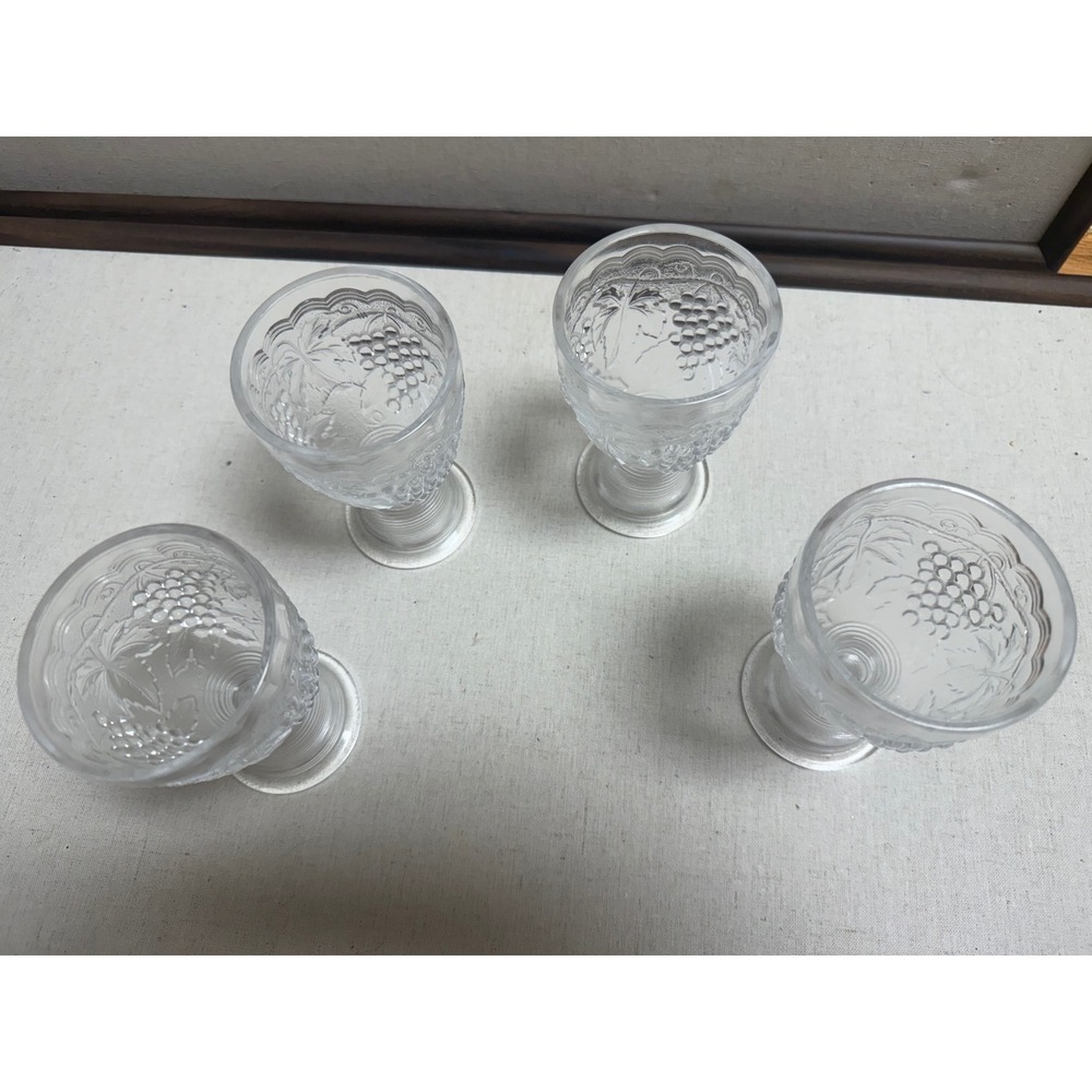 Set of 4 Vintage Frosted Glass Grape & Vine Goblets / Wine Glasses - Picture 2 of 4